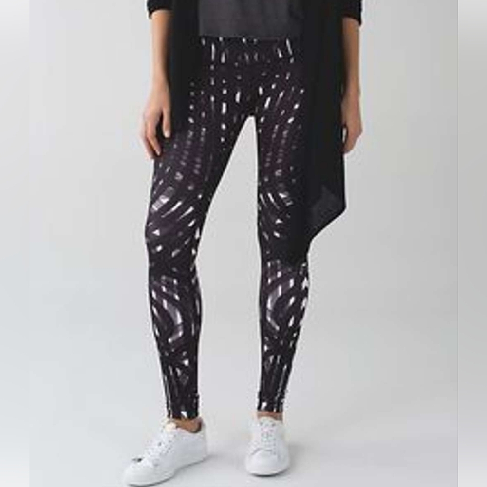 Lululemon Wunder Under Pant III 32" Legging Activewear Women's 4 Black‎ Silver